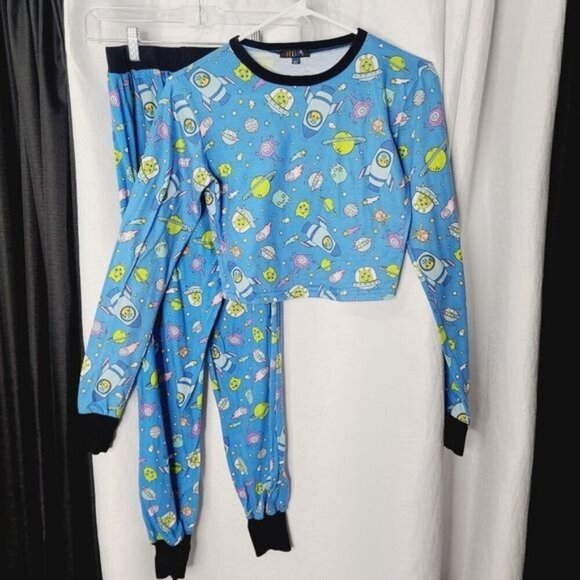 Dolls Kill Delia's New World Alien Print Contrast Trim Top & Jogger - Picture 1 of 15